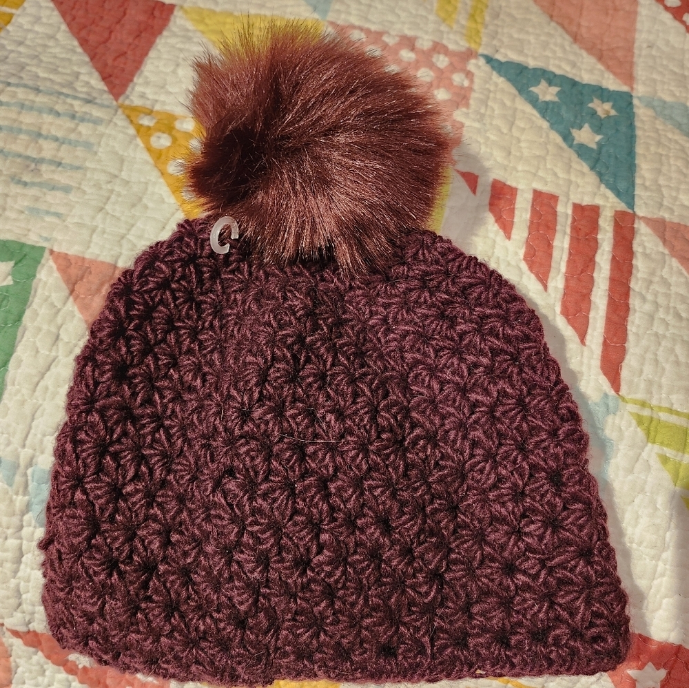 Surell Plum Handmade Starfish Knit Beanie with Faux Fur Pom NWT